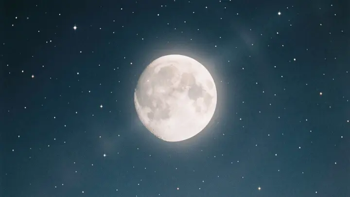 Над Одессой взошли четыре Луны: как возникает явление