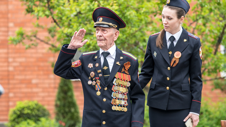 В Ростове устроили парад для 96-летнего ветерана Великой Отечественной войны