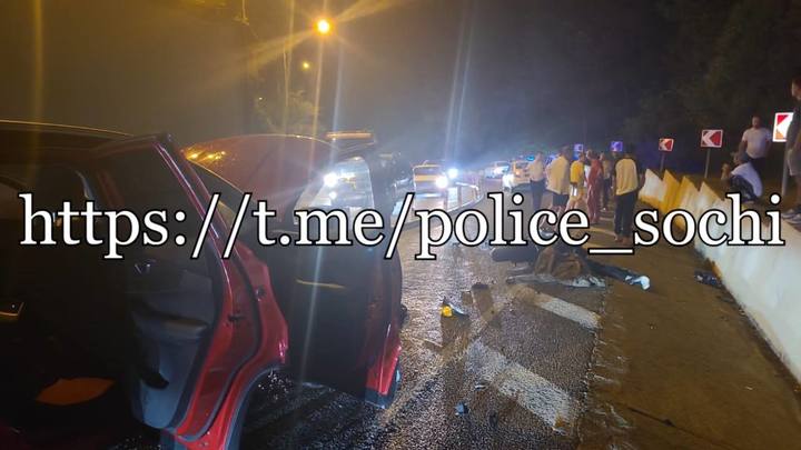 В Сочи мотоциклист погиб после столкновения с кроссовером