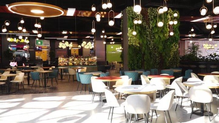 Хлеба и зрелищ: в Краснодаре открыли масштабный фудхолл с панорамным видом на город