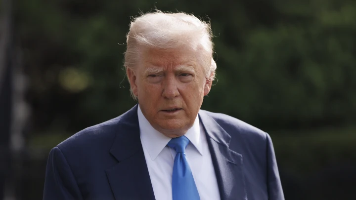 Трамп разразился гневным постом после переговоров с Зеленским. Кто такой Питер Бейкер?