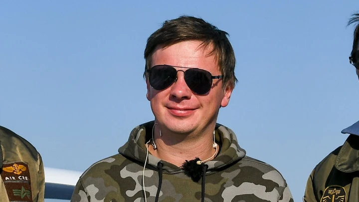 Деньги закончились?: Украинский телеведущий Комаров снова переобулся. Забыл про данную клятву