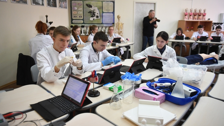 Плохих школ нет: 95% жителей столицы отдают предпочтение классам рядом с домом