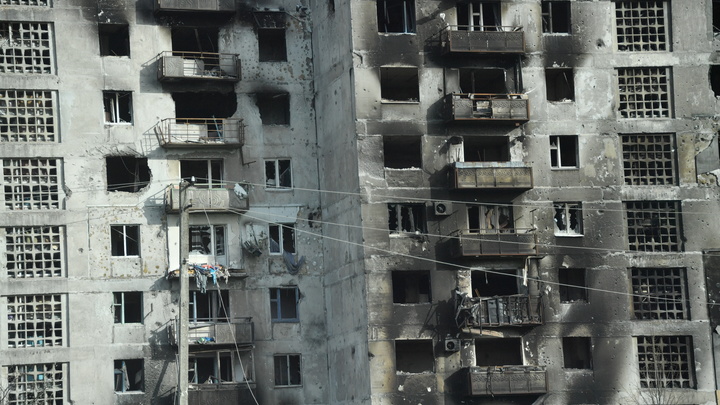 Раненая женщина молила о помощи. Укронацист ответил выстрелами в голову