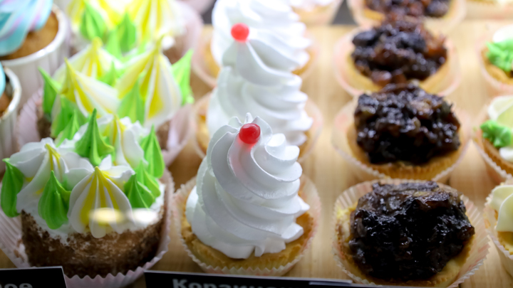 Есть сладкое и не вредить зубам. Врач научила как