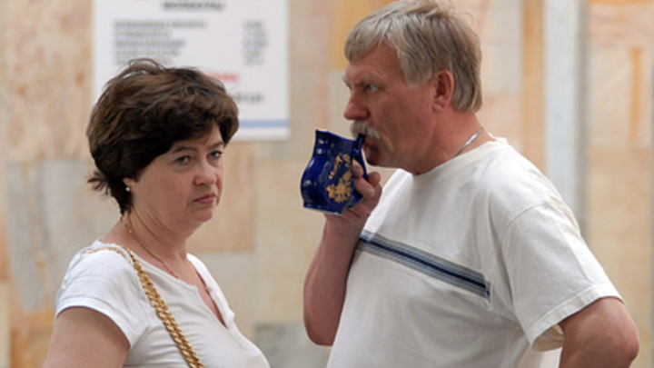 Сколько минералки в день пить безопасно? Совет диетолога