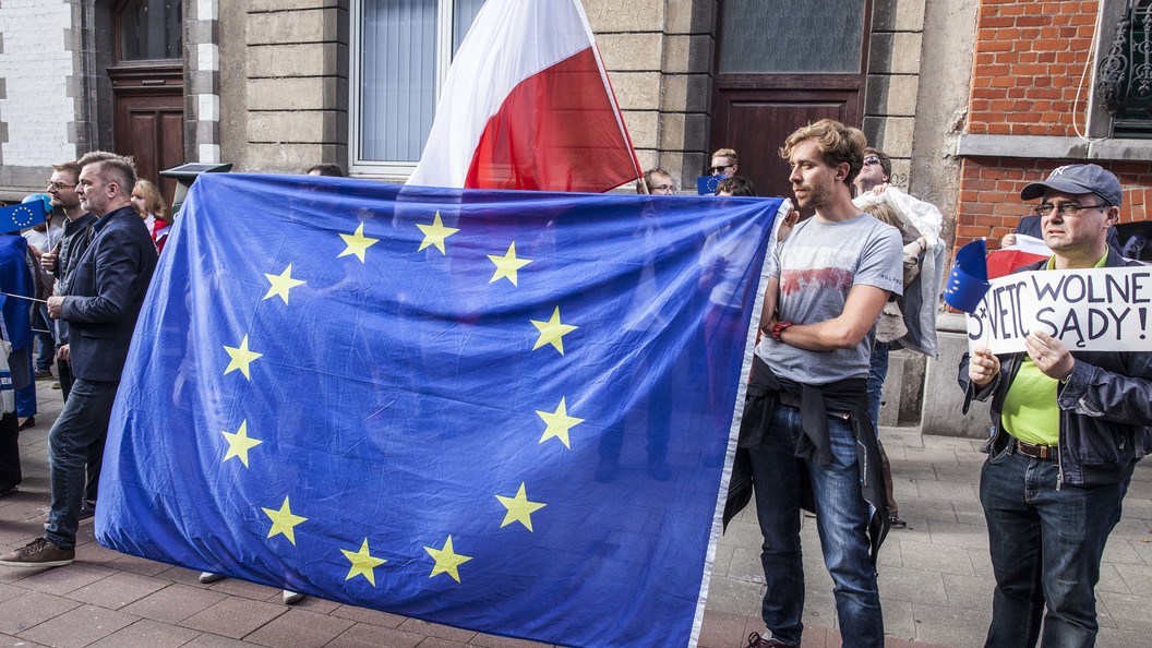 Еврокомиссия запускает санкционные процедуры в отношении Польши Еврокомиссия запускает санкционные процедуры в отношении Польши