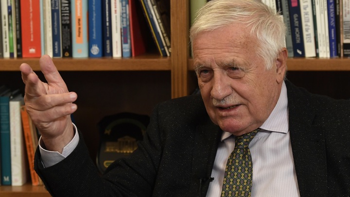 Это путь к новому рабству: Экс-президент Чехии обвинил Запад в замалчивании правды об Украине