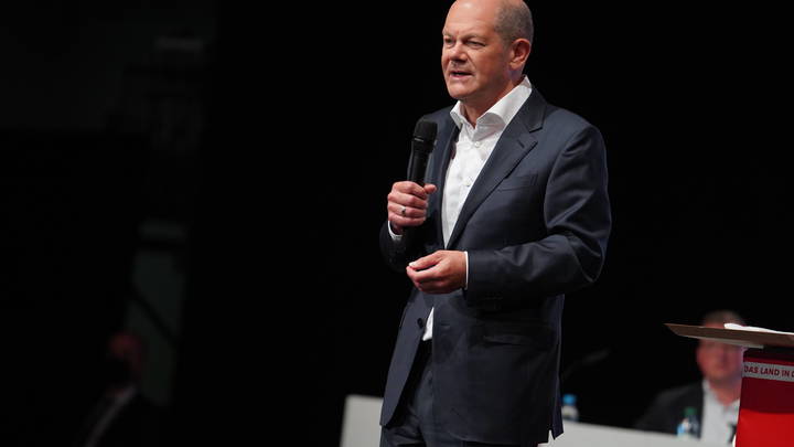 Шольц наговорил на Путина и получил жёсткую отповедь русских: А с чего взял?!