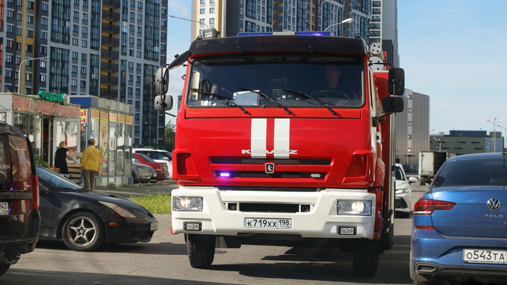 В Ижевске вспыхнул химический завод Palizh. Горят 5 тысяч квадратов