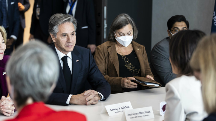 Россию снова склоняют к позорному миру: Блинкен без стеснения озвучил схему