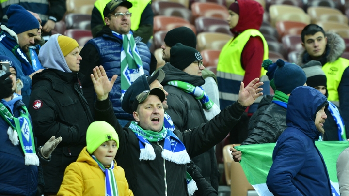 Футбольный клуб Крылья Советов влетел на штраф из-за болельщиков