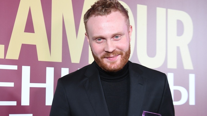 Комик из Казахстана долго жил в США. А теперь говорит: Я русский человек, люблю Россию