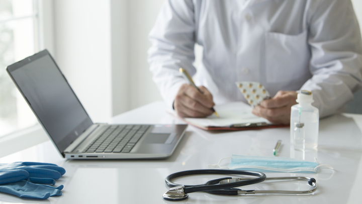 В Новороссийске беременная женщина скончалась после консультации по телефону