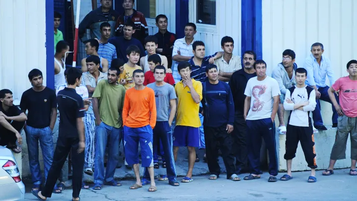 Кабанов: как остановить выдачу жилищных сертификатов мигрантам