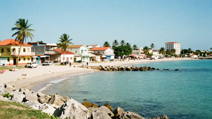 Топливный коллапс на Кубе: отели закрываются, туристов выселяют