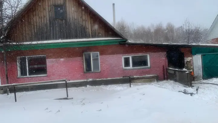 Вторая трагедия за два дня: школьница погибла при пожаре в новосибирском поселке Сузуне