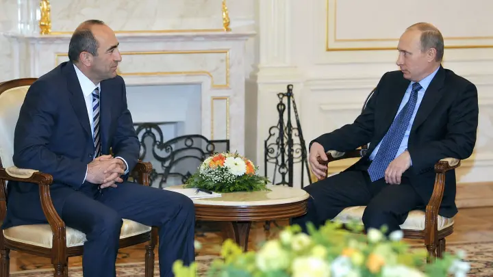 Сильный жест Путина: Президент отправил телеграмму в Армению — получатель сидит в тюрьме Сильный жест Путина: Президент отправил телеграмму в Армению — получатель сидит в тюрьме