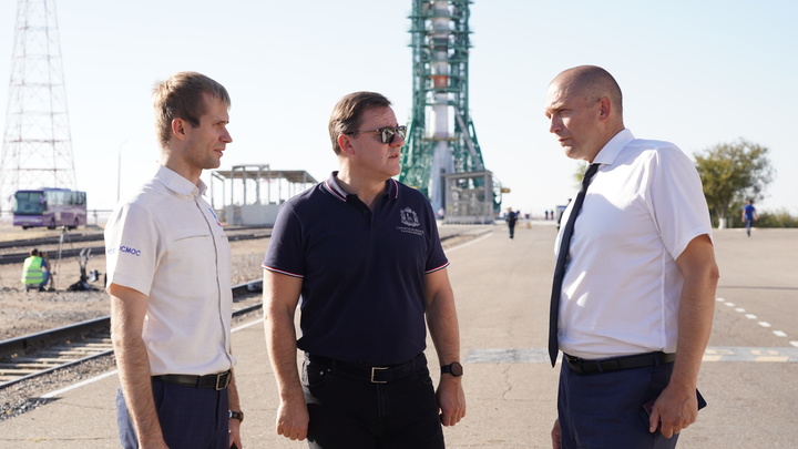 Губернатор Дмитрий Азаров – сотрудникам РКЦ Прогресс: Самарцы вами гордятся