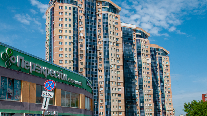 «Перекресток» презентовал новую форму для сотрудников - с меткой на спине