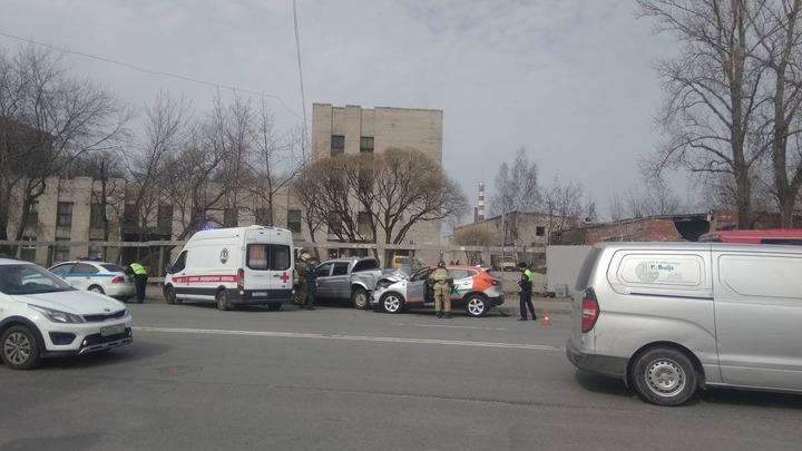 Рэпер Yung Trappa попал в ДТП в Петербурге, в котором сломал челюсть