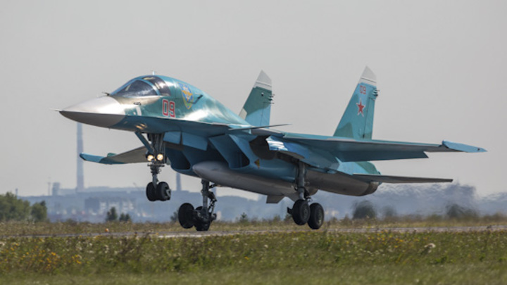 Источник в силовых структурах подтвердил столкновение двух Су-34 и исчезновение экипажей