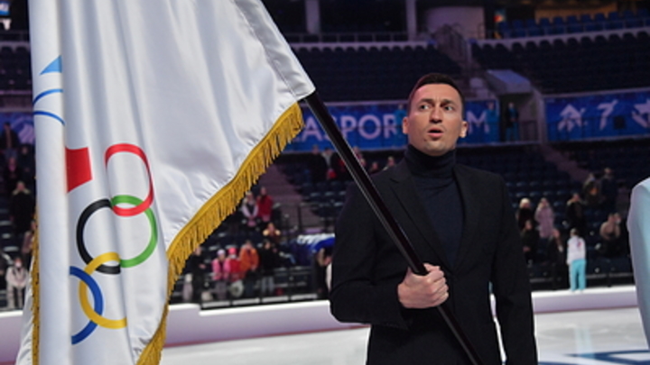 Украинский фигурист демонстративно отвечал на вопросы журналистов из России на английском языке