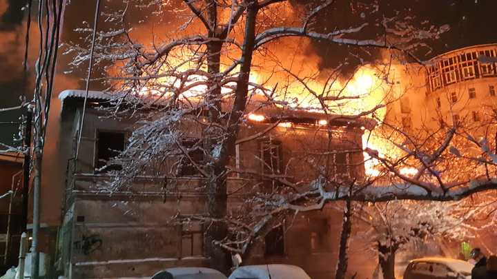 Открытое горение на Большой Покровской ликвидировано