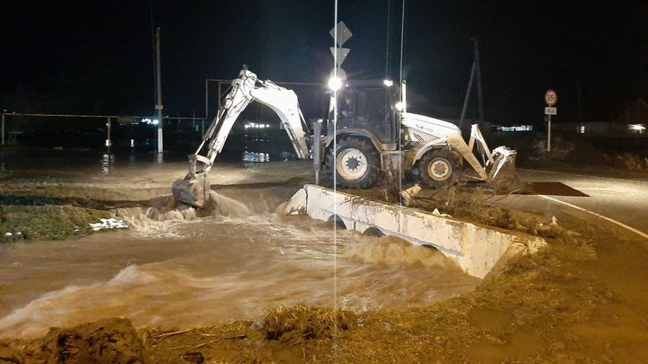 В Краснодарском крае объявлено штормовое предупреждение: вода в реках уже на опасных отметках