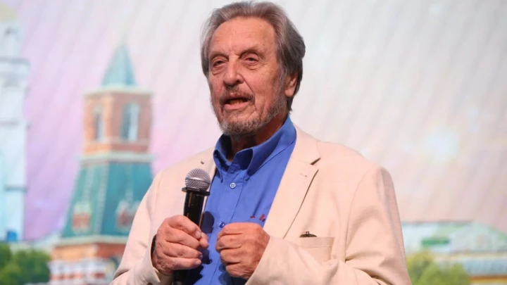 Прощупывает почву: Блохин объяснил, зачем в Москву прилетел отец Маска