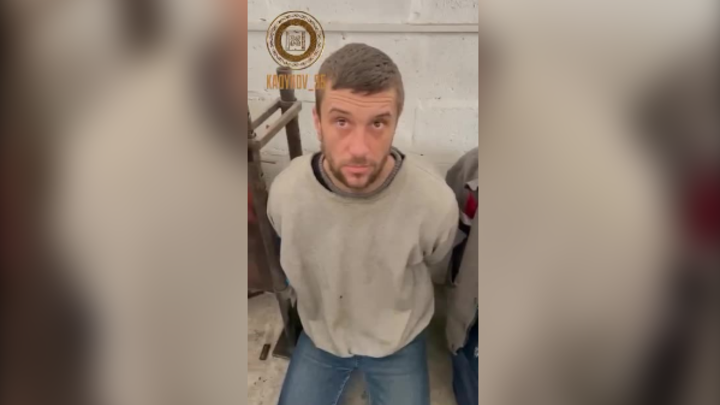 Украинские националисты бегут из Мариуполя в гражданской одежде, спасая свои жизни