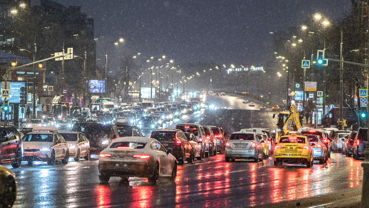 Петербург снова в 10-балльных пробках: у водителей закончились цензурные слова