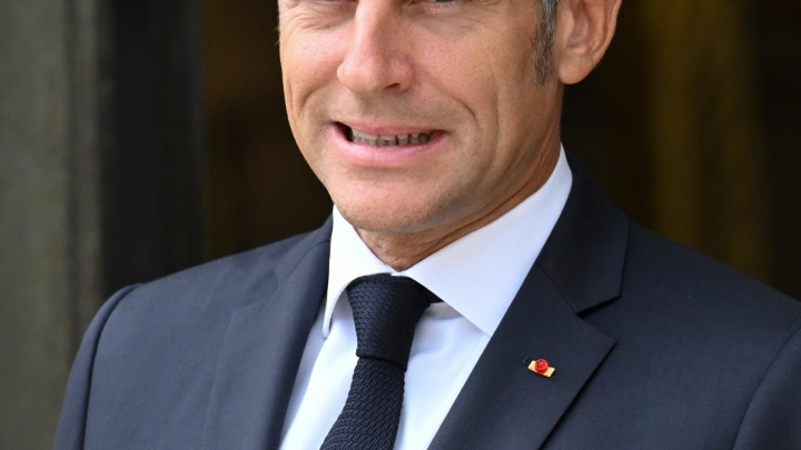 У Макрона в суде дошло до смешного: Брижит - мужчина расстраивает и злит президента Франции. Готов на радикальные меры. Даже показать фото