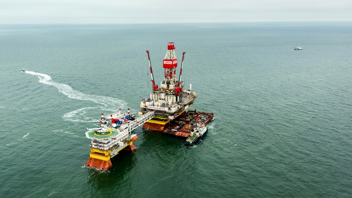 Французский журнал придумал хитрую схему покупки нефти у России