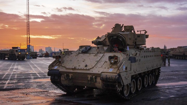 Генерал Мороз наносит удар: Американский БТР вмёрз в землю на Украине