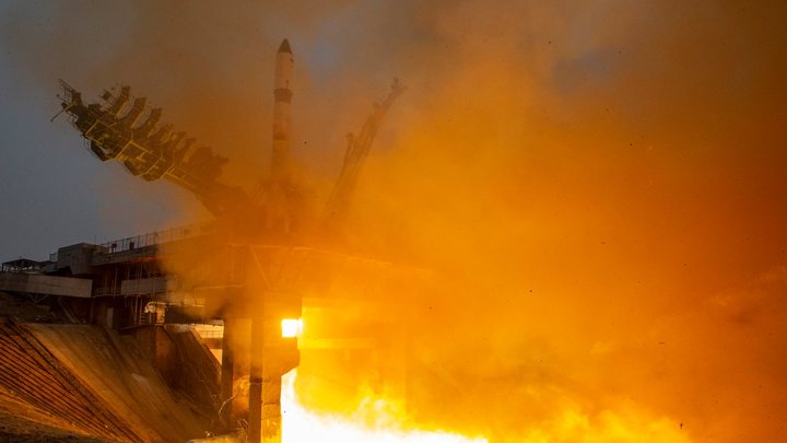 Суперсекретная электроника - это шкафы: Рогозин раскрыл, что украли с Байконура
