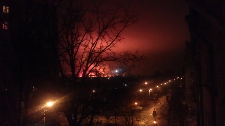 В Новочеркасске пожарные потушили крупное возгорание на мусорном полигоне