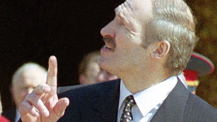 Оторвал пуговицы и… Лукашенко припомнили его оппозиционные приключения