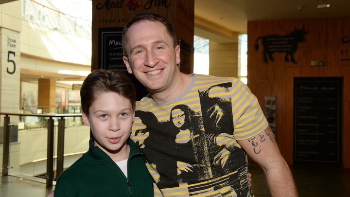 Главное качество отца и мужа - внимательность. Секреты семейного счастья Оскара Кучеры