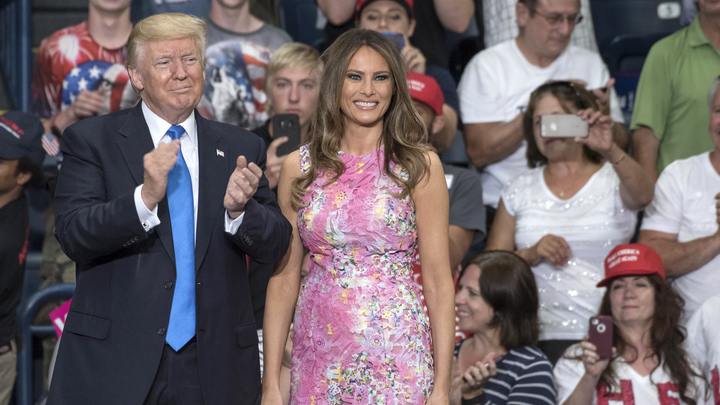Жену и дочь президента Трампа назвали самыми привлекательными политиками США