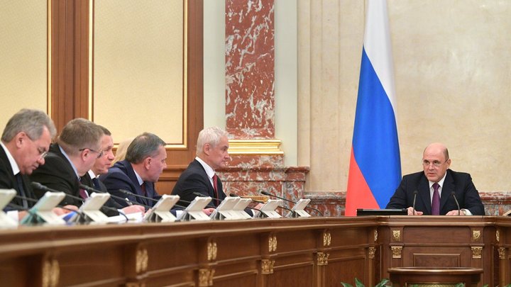 Подножка Мишустину и пристегните ремни: За суровым прогнозом для России увидели обидки