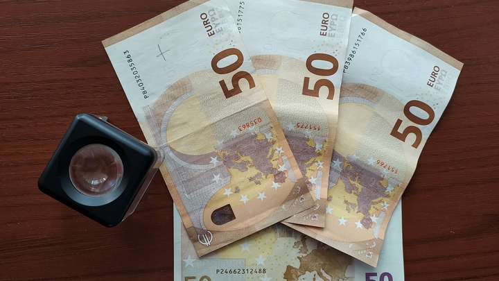 55 тысяч евро нашли в багаже у пенсионерки из Беларуси в аэропорту Шереметьево