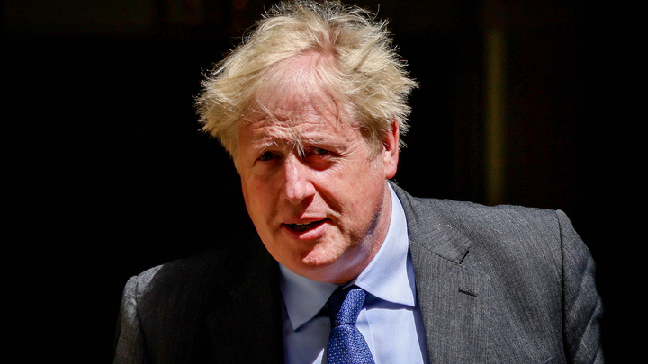 Зеленскому обещают личную встречу с Елизаветой II в октябре: СМИ раскрыли план премьера Британии