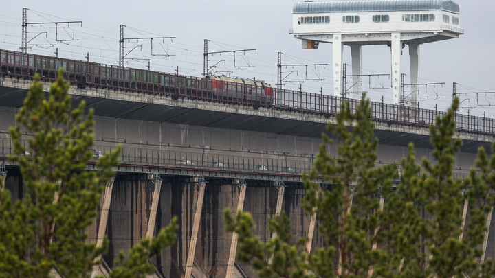 Подрыв плотины Каховской ГЭС. Атаки ВСУ обернутся катастрофой?
