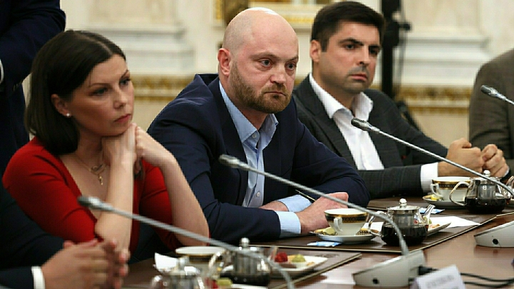 Стало известно, сколько Киев заплатил мужчине за запугивание жены военкора Коца