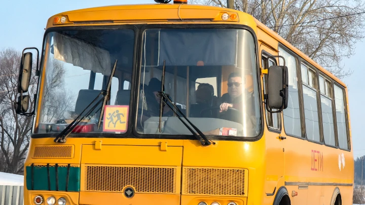 ВСУ прицельно ударили дроном по школьному автобусу с детьми в Запорожье