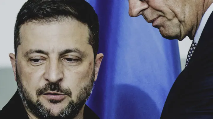 Гитлеру кололи первитин. А Зеленскому? Всё, что к полу не прибито, тащит в рот и в нос - врач-психиатр