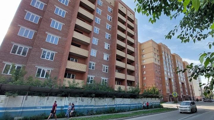 Снести или узаконить: В Новосибирске нашли девятиэтажный самострой