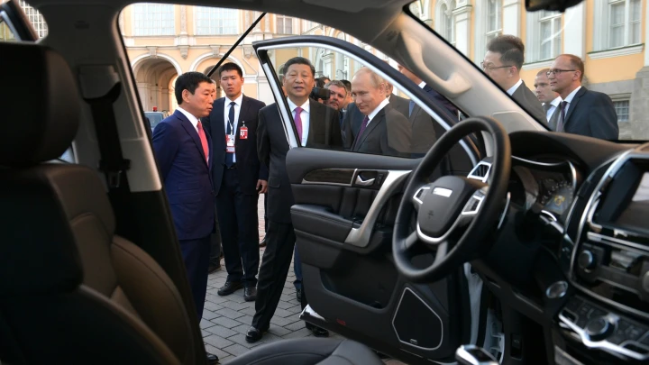 Путин в Китае. Внимание на кадры с Аурусом: Что-то пошло не по плану? Пескову пришлось всё объяснить