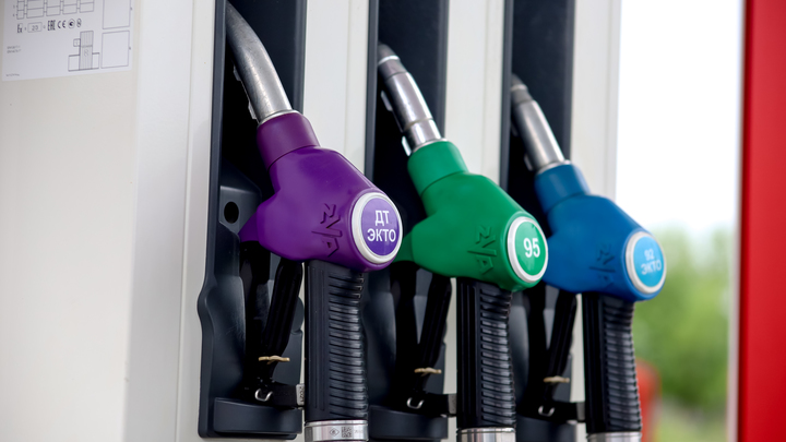 Вице-премьер Новак раскрыл, когда цены на бензин стабилизируются